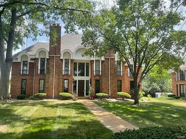 1st image of 916 Claytonbrook Dr APT 2