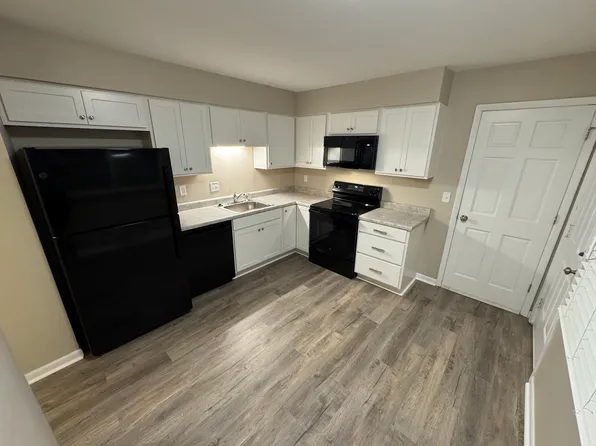 2651 E Sheridan Ave, Des Moines, IA 50317