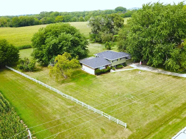 10955 N Tabler Rd, Minooka, IL 60447