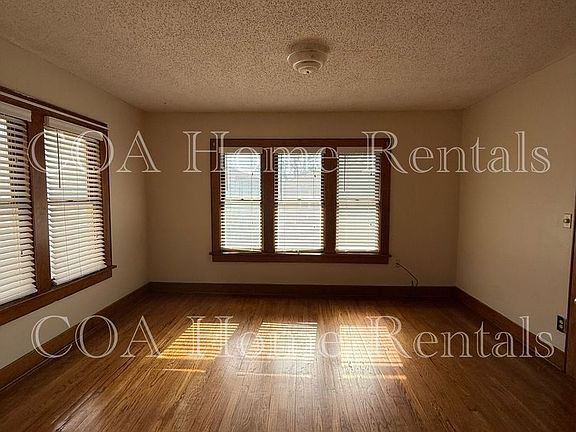 2nd image of 3234 E Oakland Ave Unit 3