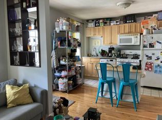 126 Everett St #2, Boston, MA 02128