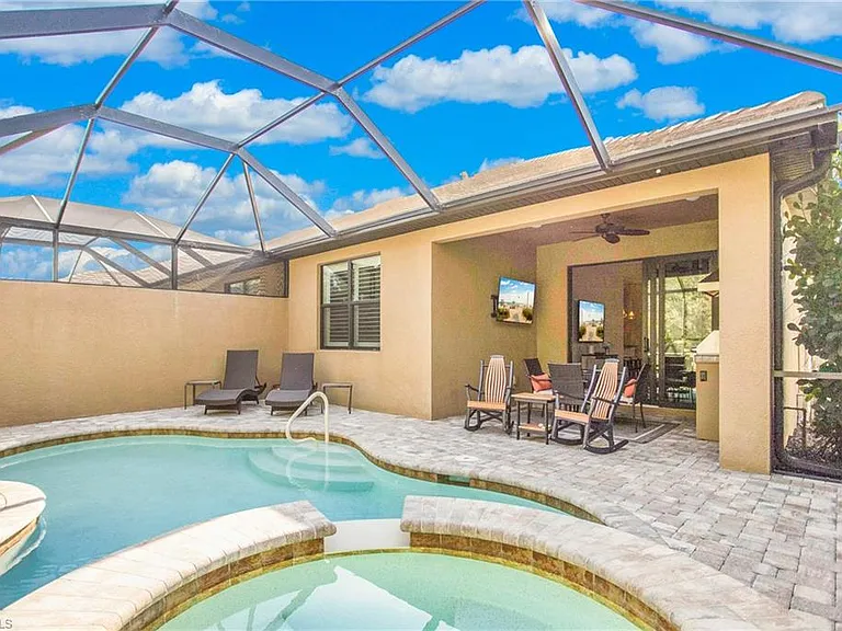 7674 Jacaranda Ln — Photo 23