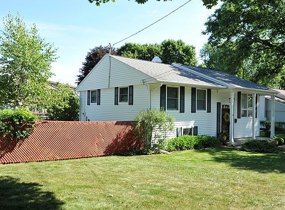 3rd image of 216 Hibbard Ave
