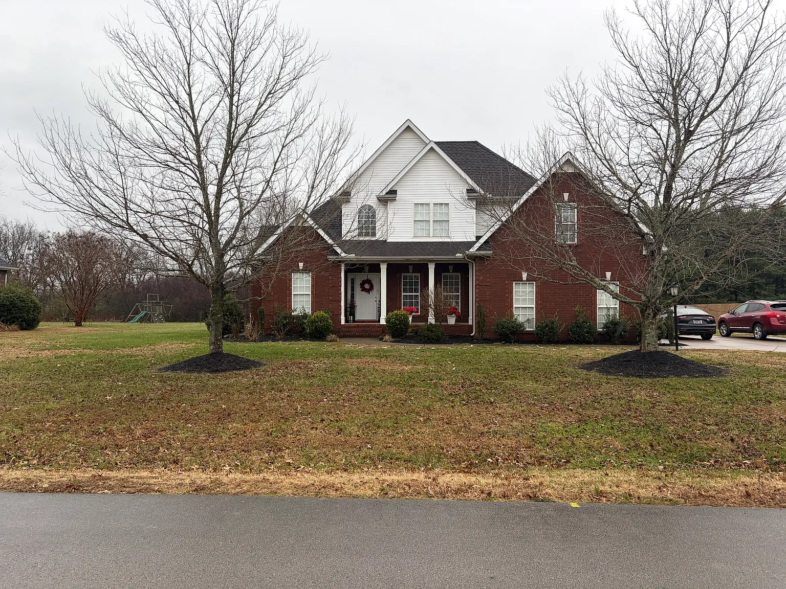 3 bed, 2.5 bath, 2087 sqft, $2,600 — Photo 1
