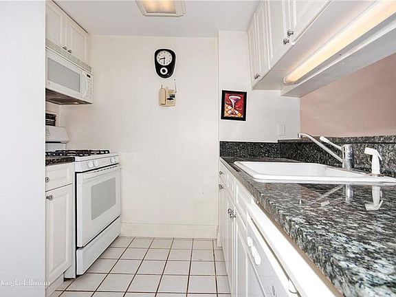 3rd image of 404 E 76th St APT 6C
