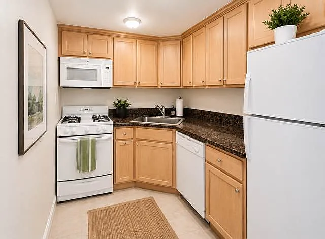 63 W 68th St #2A — Photo 8