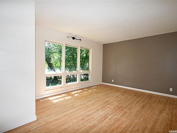 4th image of 16 29th STREET E