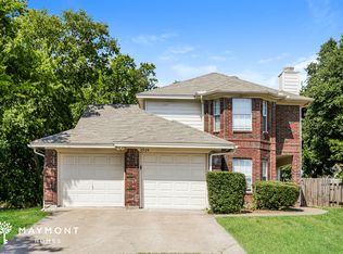 6504 Pilgrim Ln, Arlington, TX 76002
