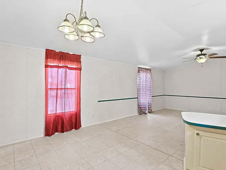 505 Ricky Zelt Dr — Photo 11