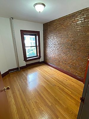 2nd image of 1091 2nd Ave #3RE