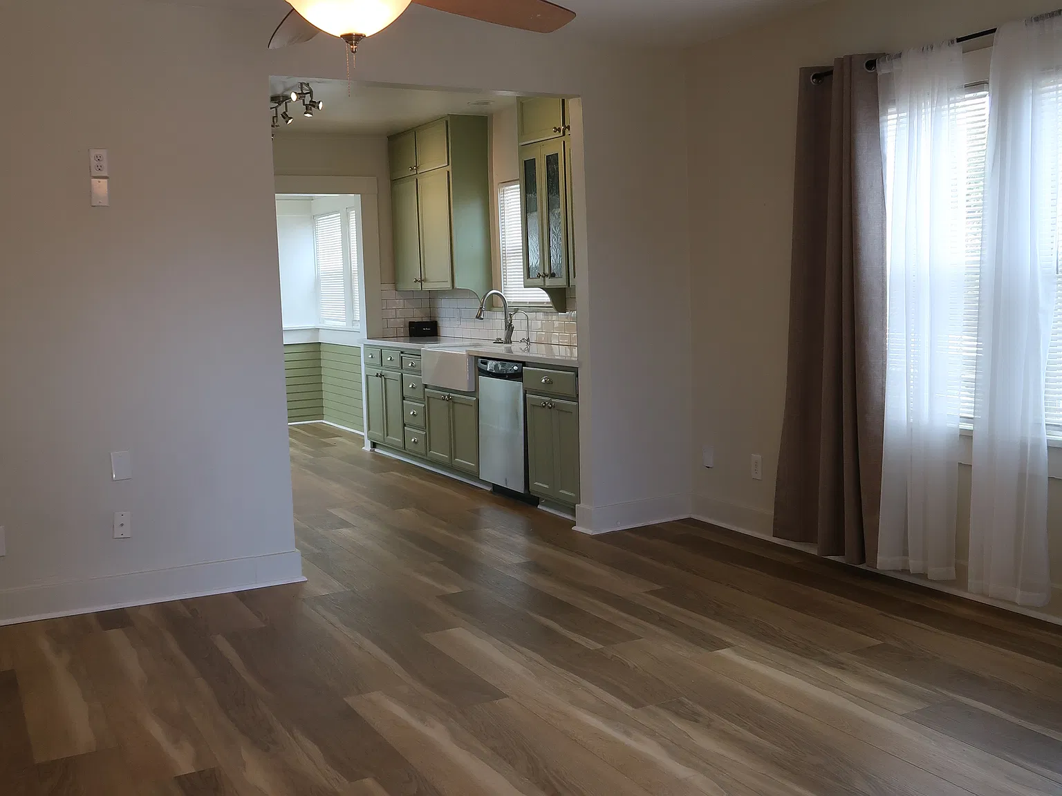 2 bed, $1,850 — Photo 4