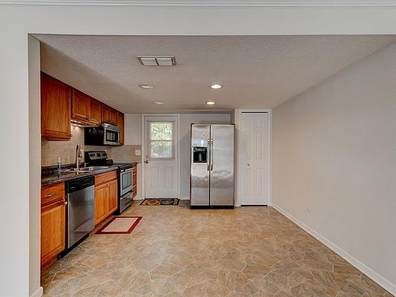 5th image of 712-714 OAKWOOD AVENUE