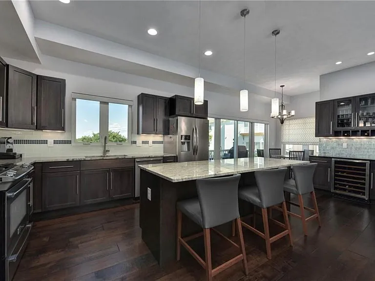 2293 City View Dr — Photo 9