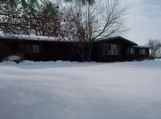 10715 Vanderkarr Rd, Hebron, IL 60034