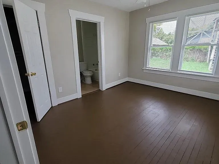 2 bed, 1.0 bath, $1,150 — Photo 1