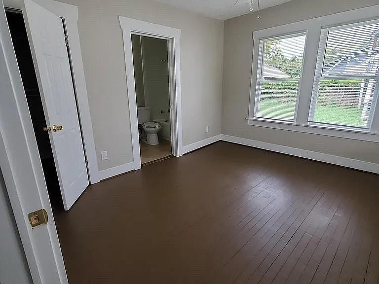 1st image of 804 Louise St