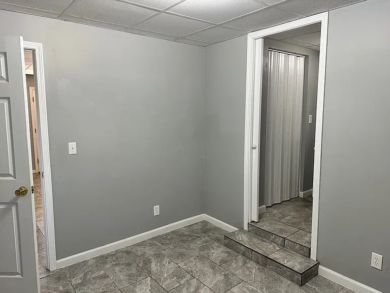 236 Logan Cir — Photo 8