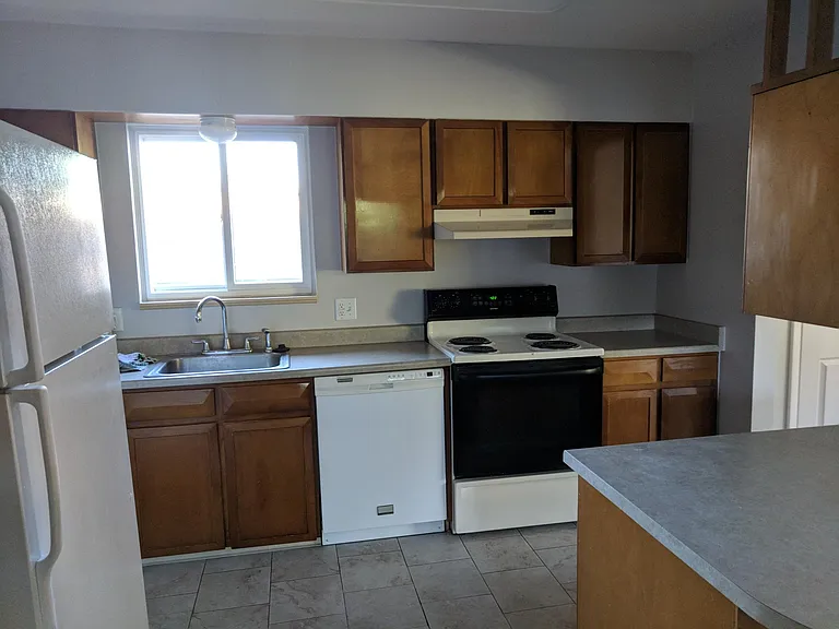 6203 S Sterne Pkwy — Photo 4
