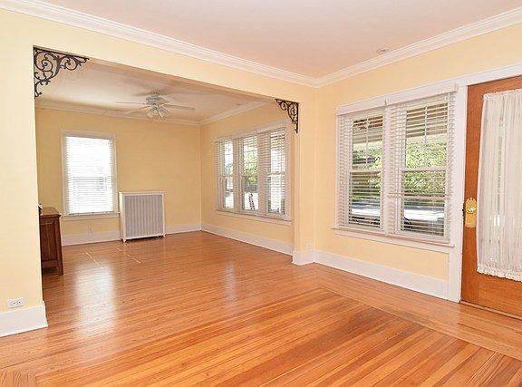 3rd image of 9 E Elm Ave