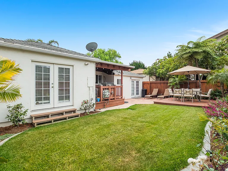 1236 Thomas Ave — Photo 32