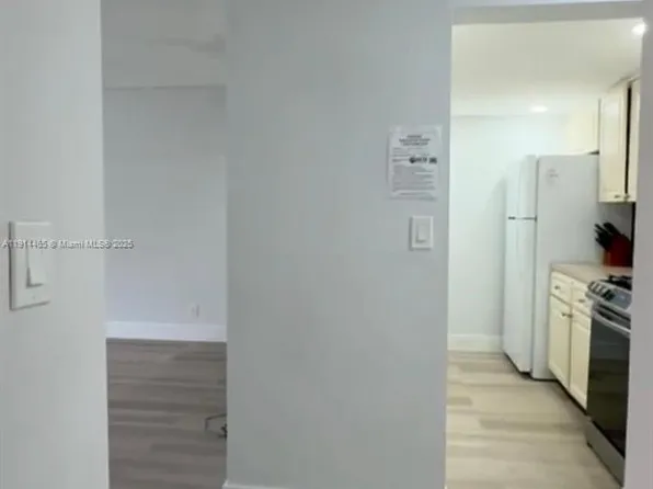 17901 NW 68th Ave APT T205, Hialeah, FL 33015