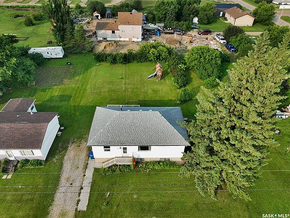 2nd image of 701 3rd AVENUE
