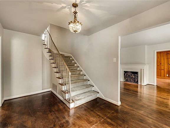 4th image of 4323 Crowley Dr