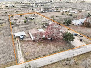 1228 Country Ln, Marion, TX 78124