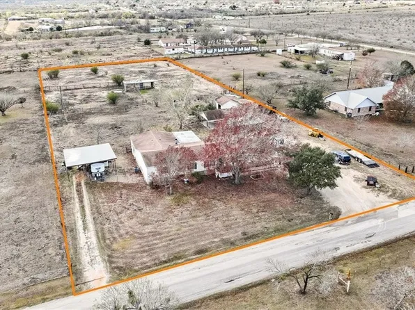 1228 Country Ln, Marion, TX 78124