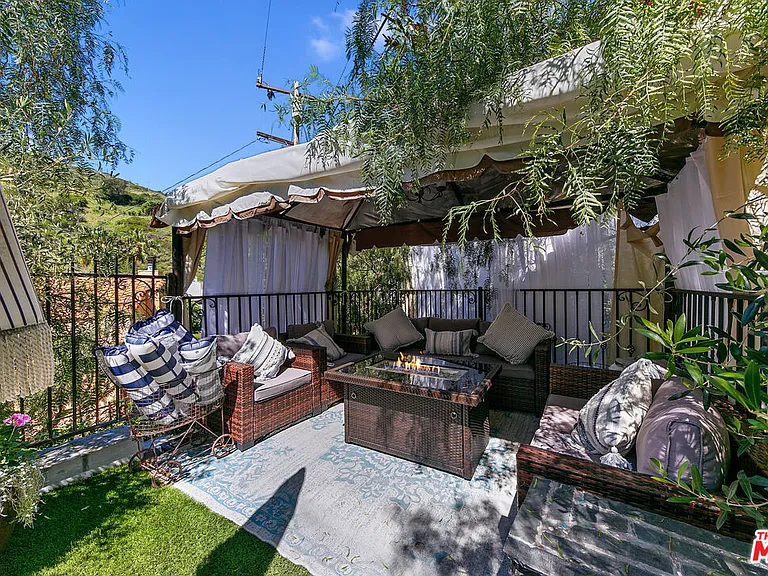 2851 Seabreeze Dr — Photo 9