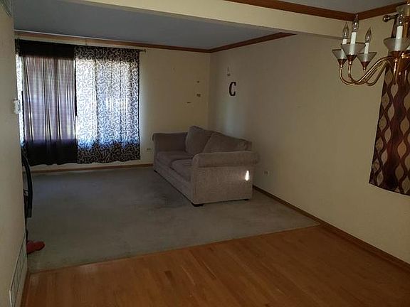 5th image of 9530 S Mozart Ave