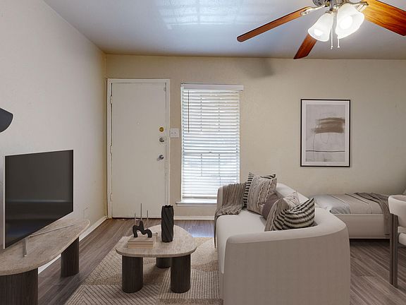 2nd image of 200 W Pioneer Pkwy #1