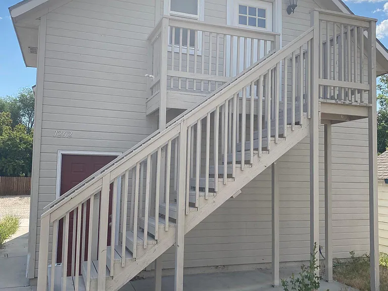 1202 S Oakland Ave — Photo 17