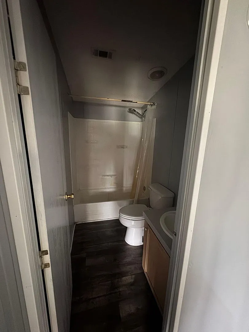 3-Bedroom, 2-Bath Mobile Home on 1 Acre with Fenced Yard — Photo 3