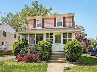 32 Hamilton Rd, Verona, NJ 07044