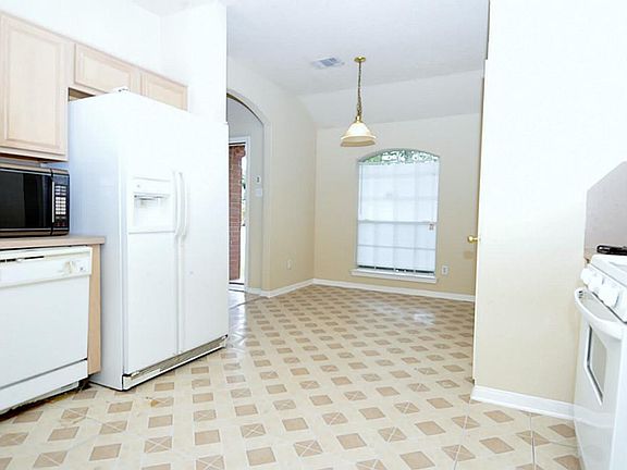 2nd image of 17007 Gleneviss Dr