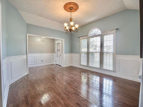 4th image of 1723 Hollow Oak Dr