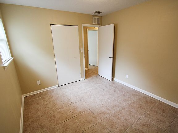 4th image of 6759 Tinkerbell Ln