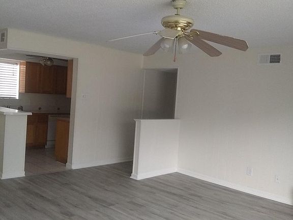 3rd image of 2327 Jimmydee Dr