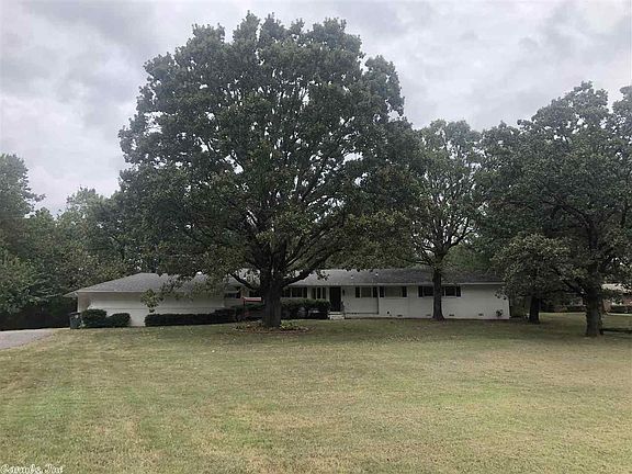2nd image of 924 Skyline Dr
