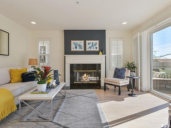 4th image of 270 Henry St APT 201