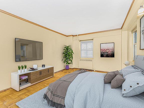 4th image of 9 Fordham Hill Oval APT 7D