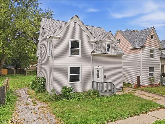 3rd image of 2162 W 95th St