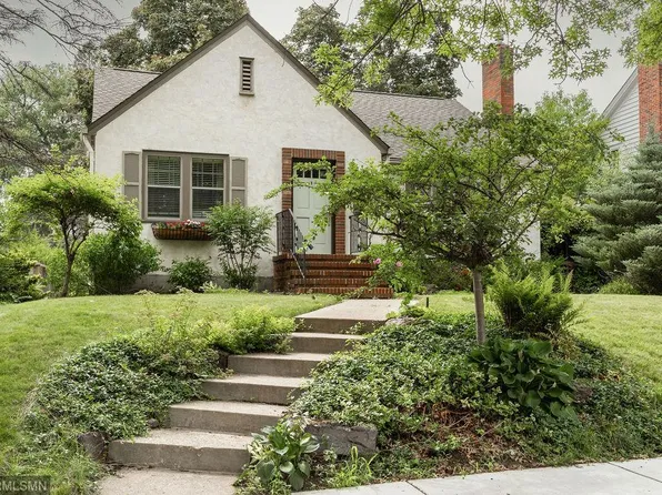 581 Montrose Ln, Saint Paul, MN 55116
