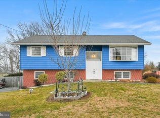 1137 Nissley Rd, Lancaster, PA 17601