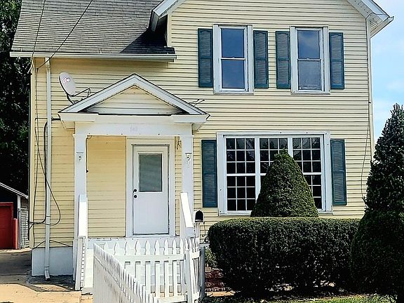 2nd image of 840 Douglas Ave
