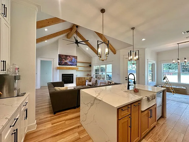 15849 Avery Ln — Photo 7