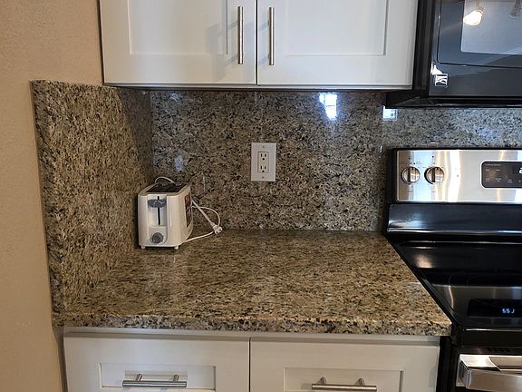 4th image of 3419 Winkler Ave APT 509