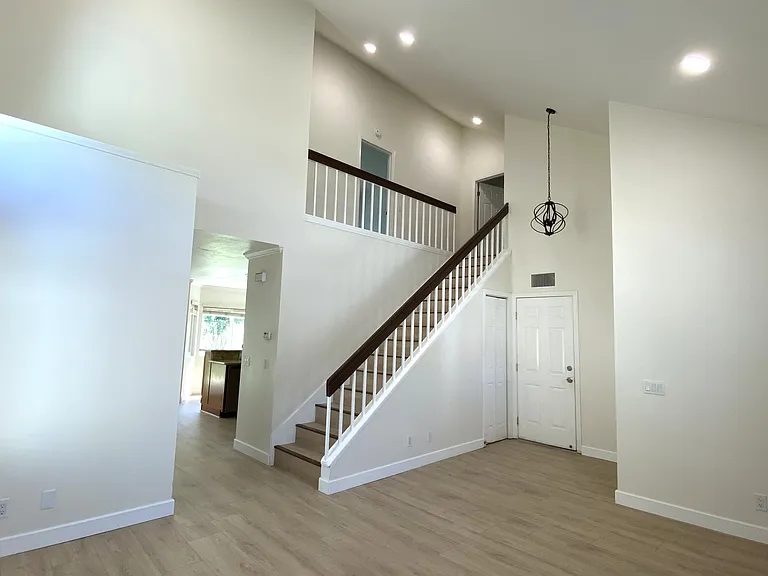 26162 Roscommon Ct — Photo 3