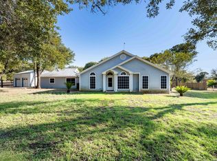 104 scenic oak, Floresville, TX 78114